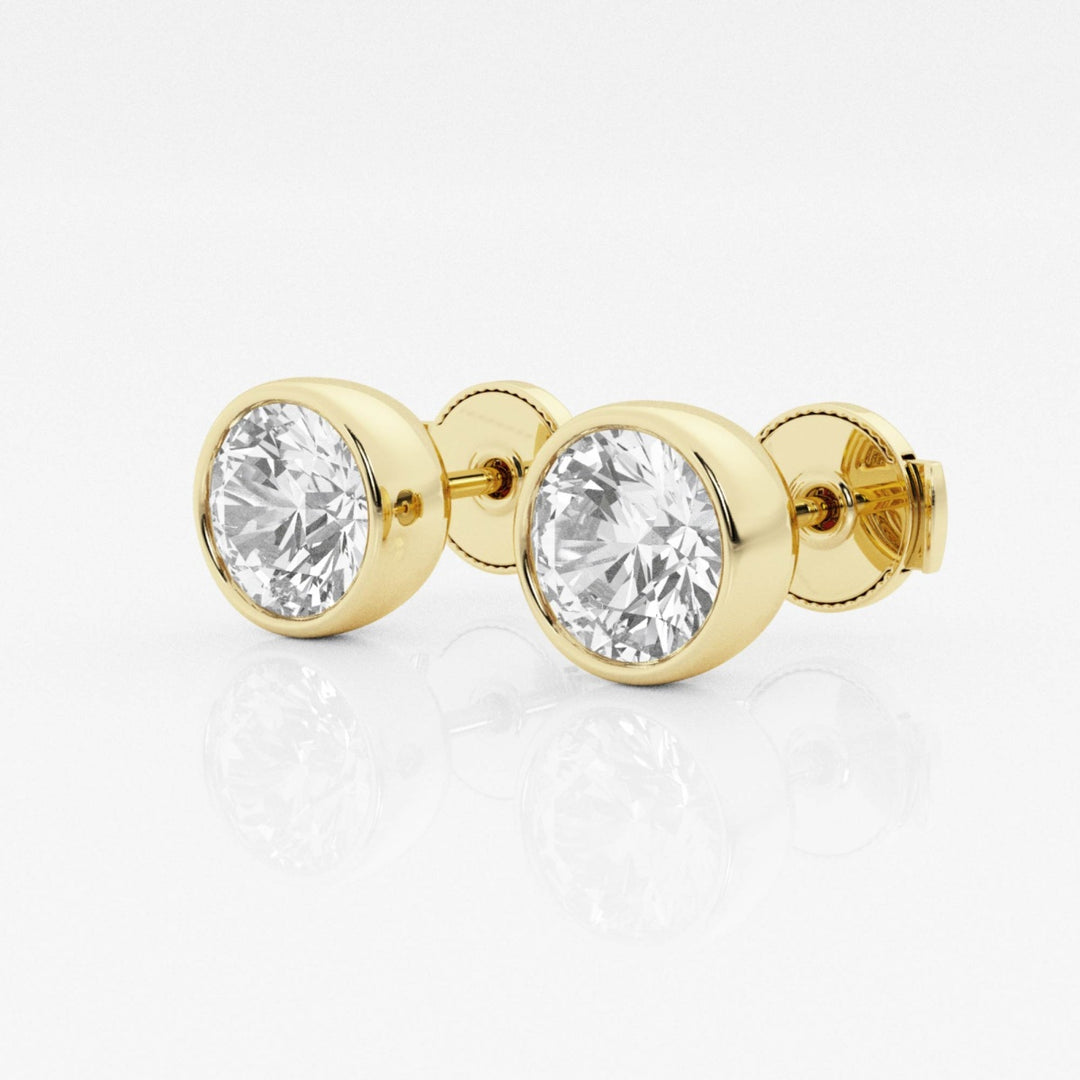 Round FG-VS2 Lab-Grown Diamond Bezel Set Stud Earrings