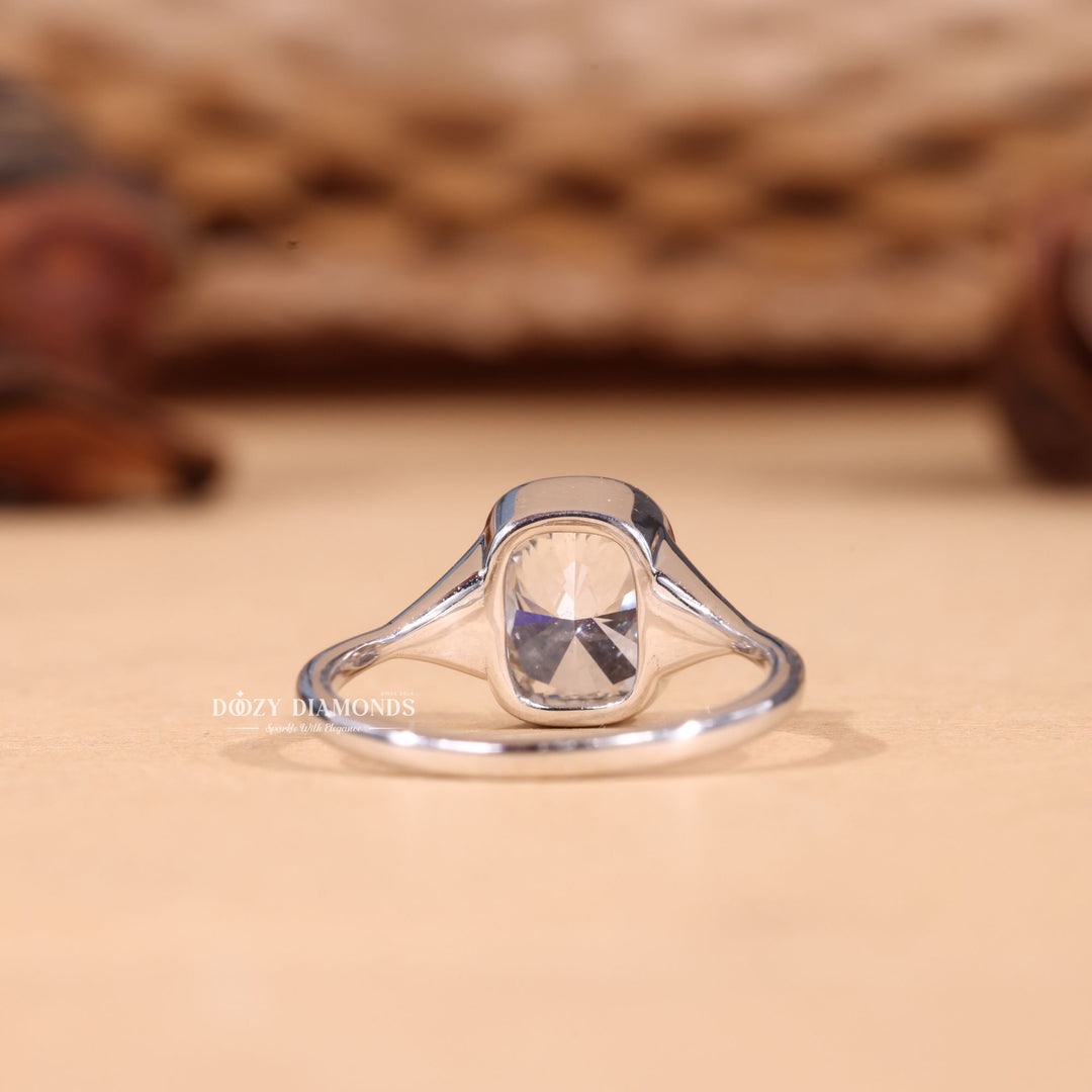 3.0CT-5.0CT Bezel Set Cushion FE/VS2 Lab Grown Diamond Engagement Ring