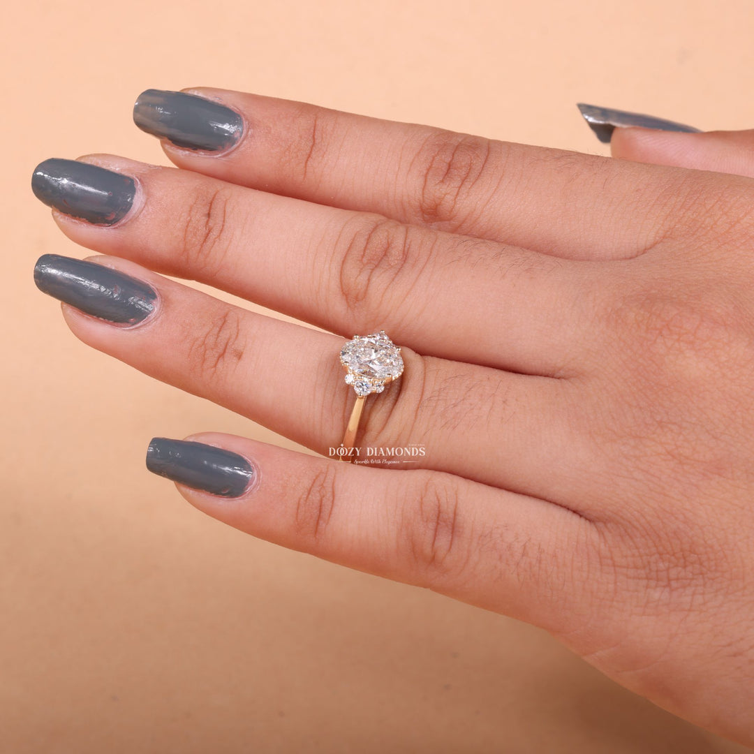 2.0CT-3.0CT Oval E/VS1 Lab Grown Diamond Vintage Cluster Engagement Ring