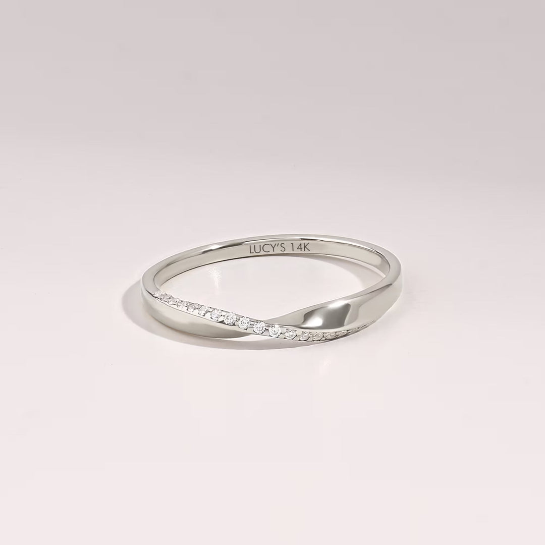 Round Cut Diamond Mobius Wedding Twist Band for Women