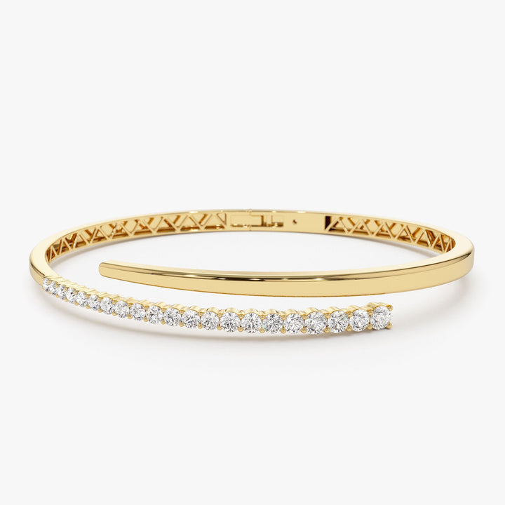 Round Cut Diamond Bracelet Bangle in 14K Gold