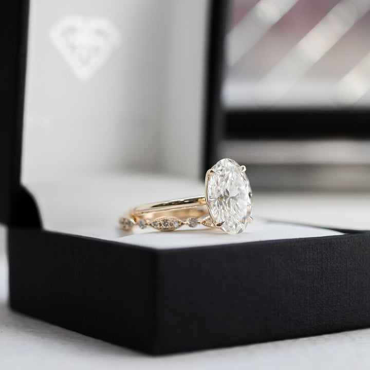 Round DE-VS1 Lab Grown Diamond Petite Pave Wedding Band