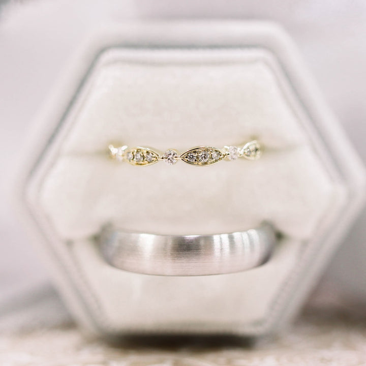 Round DE-VS1 Lab Grown Diamond Petite Pave Wedding Band
