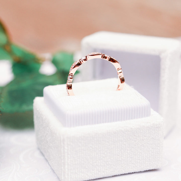 Round DE-VS1 Lab Grown Diamond Petite Pave Wedding Band