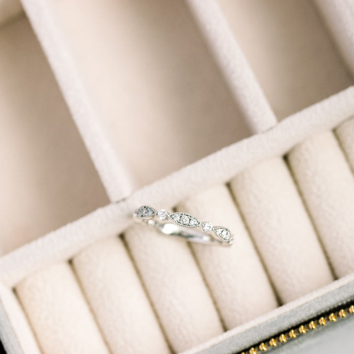 Round DE-VS1 Lab Grown Diamond Petite Pave Wedding Band