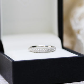 Round DE-VS1 Lab Grown Diamond Three Side Pave Wedding Band