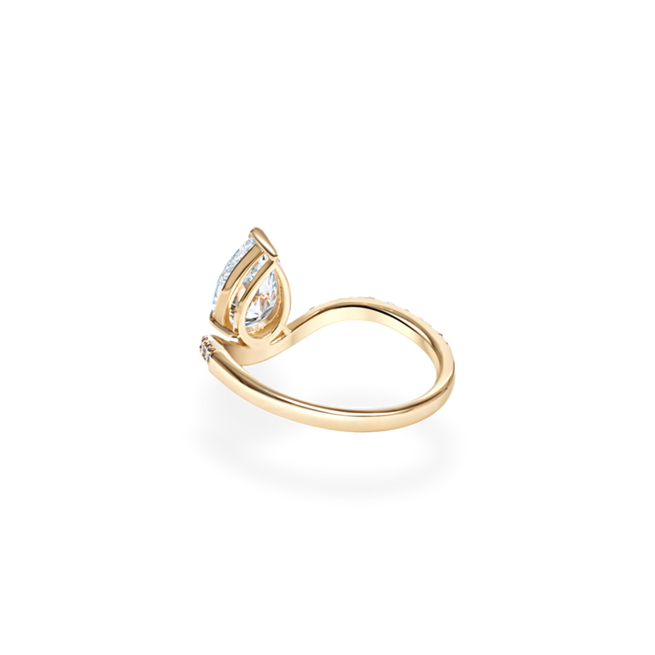 1.0CT-2.0CT Pear Cut Lab Grown Diamond Wave Engagement Ring for Her