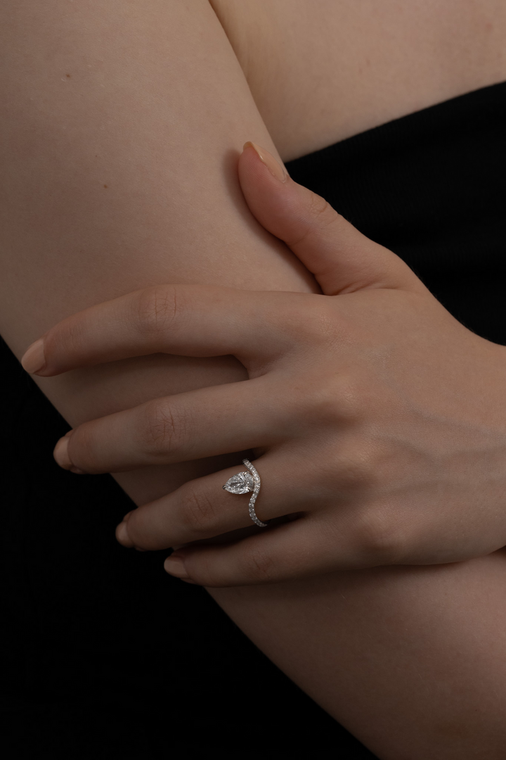 1.0CT-2.0CT Pear Cut Lab Grown Diamond Wave Engagement Ring for Her