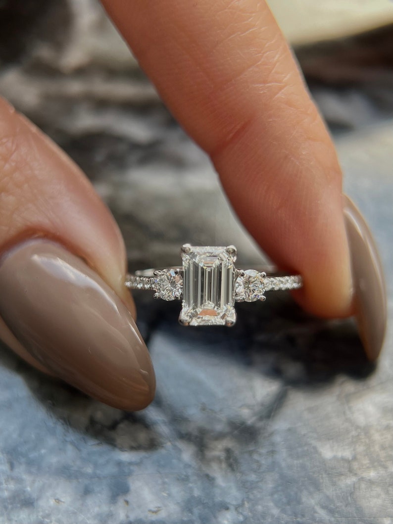 Emerald unique engagement ring, Emerald traditional engagement ring, Emerald contemporary engagement ring, Emerald minimalist engagement ring, Emerald intricate engagement ring
