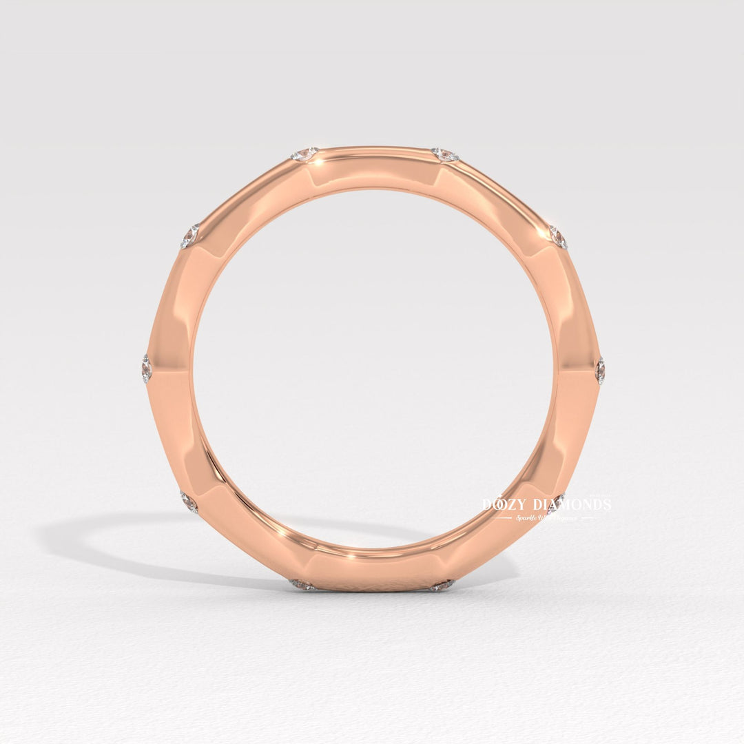 Scalloped diamond band
1.5mm diamond band
Solid gold dainty ring