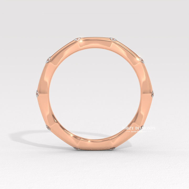 Scalloped diamond band
1.5mm diamond band
Solid gold dainty ring