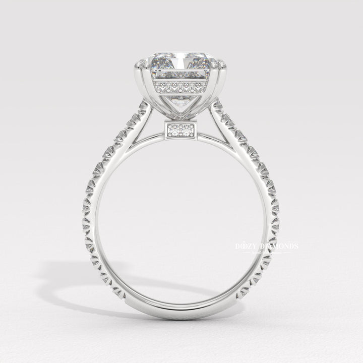 18k gold radiant lab diamond ring
Platinum radiant cut engagement ring
14k white gold radiant solitaire