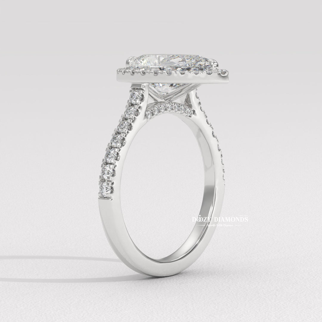 14k gold engagement ring
18k gold engagement ring
Gold engagement ring