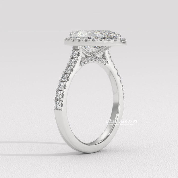 14k gold engagement ring
18k gold engagement ring
Gold engagement ring