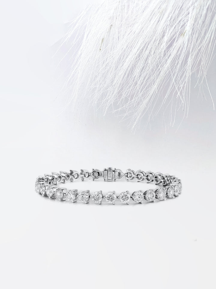 Round Cut Moissanite Diamond Tennis Bracelet In 18K White Gold