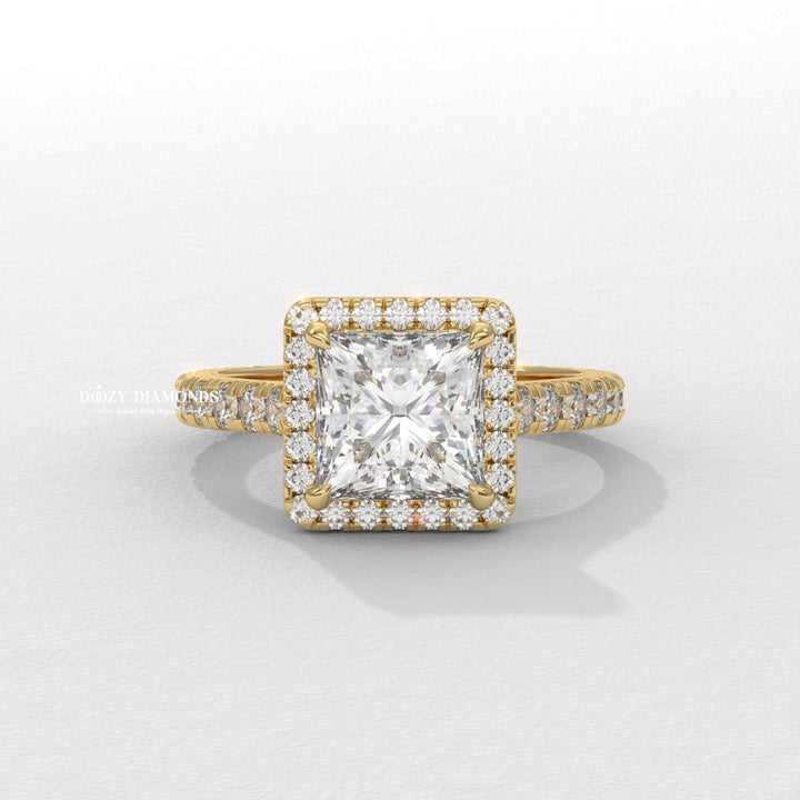 White gold engagement ring
Rose gold engagement ring
Yellow gold engagement ring
Platinum engagement ring