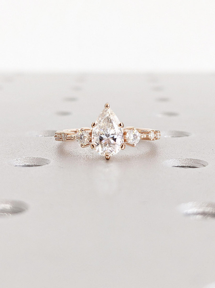 1 carat pear engagement ring, pear cluster engagement ring, luxury pear diamond ring, engagement ring for women, engagement ring for her, bridal jewelry, wedding jewelry, luxury jewelry gift,