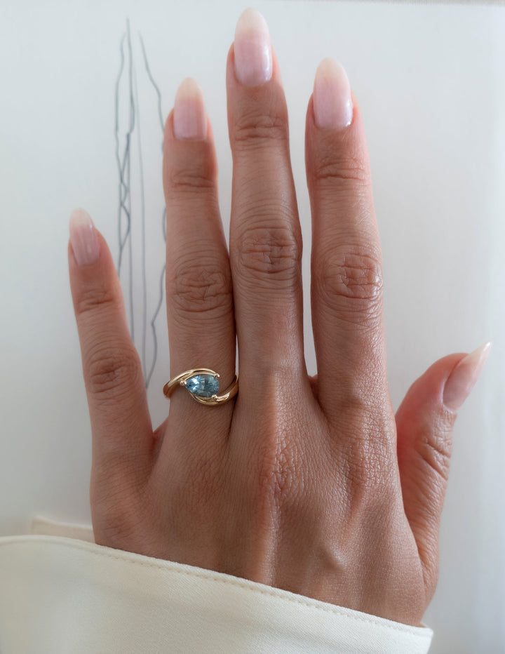 Pear personalized diamond ring, Pear exclusive diamond ring, Pear engraved diamond ring, Engagement ring, Diamond engagement ring, Gold engagement ring, White gold engagement ring, Yellow gold engagement ring, 