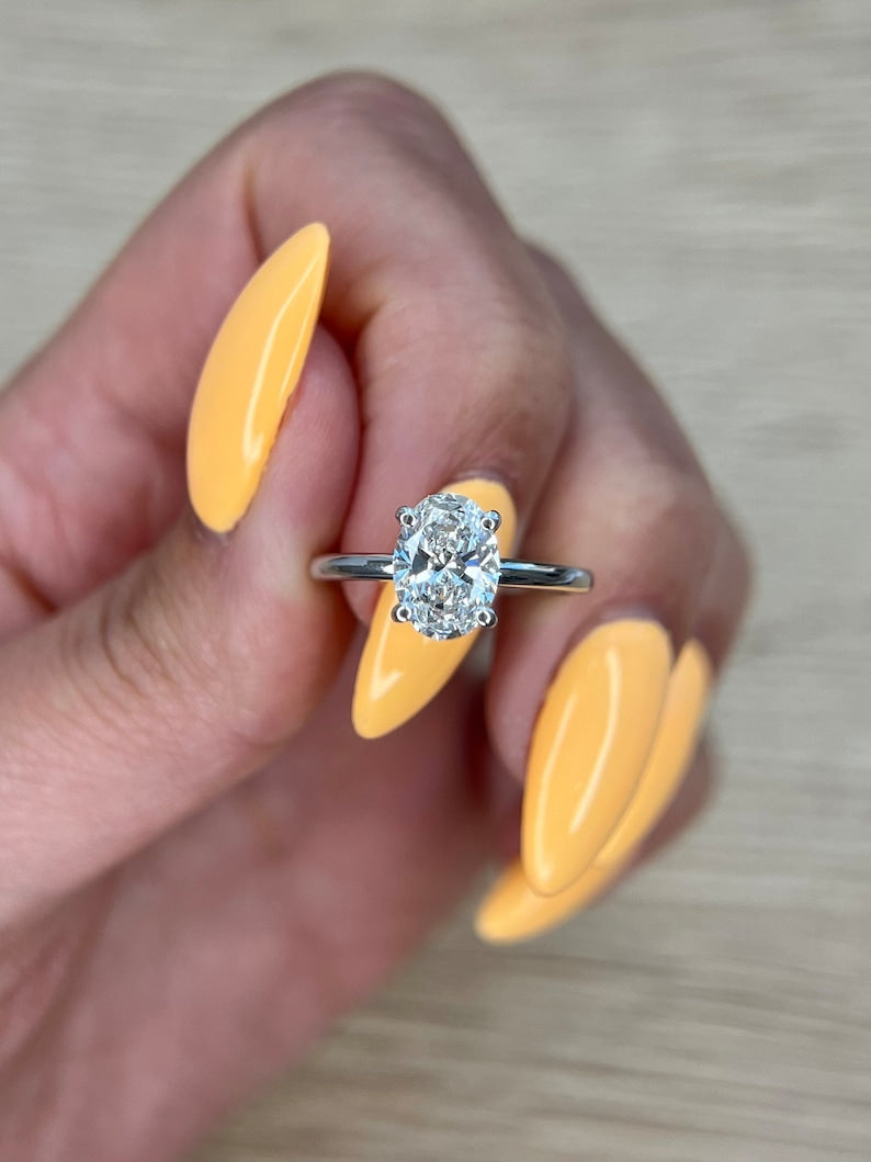 Oval personalized diamond engagement ring, Oval exclusive diamond engagement ring, Engagement ring, Diamond engagement ring, Gold engagement ring, White gold engagement ring, Yellow gold engagement ring, Rose gold engagement ring, Vintage engagement ring, Antique engagement ring, Modern engagement ring, Classic engagement ring, Halo engagement ring, Solitaire engagement ring, Split shank engagement ring,