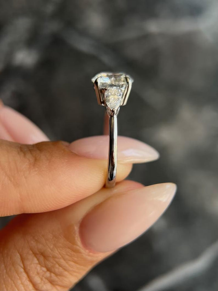 Round traditional engagement ring, Round minimalist engagement ring, Round delicate engagement ring, Round timeless engagement ring, Round elegant engagement ring, Round whimsical engagement ring, Round glamorous engagement ring,