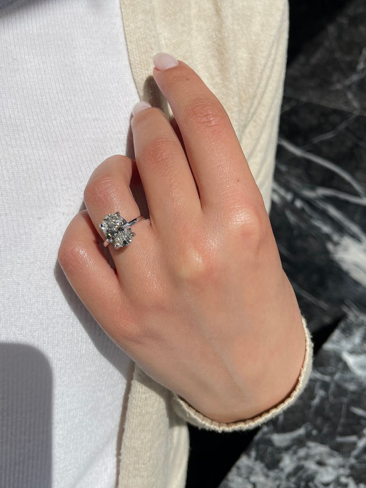 Oval intricate engagement ring, Oval delicate engagement ring, Oval timeless engagement ring, Oval elegant engagement ring, Oval glamorous engagement ring, Oval sophisticated engagement ring, Oval trendy engagement ring,