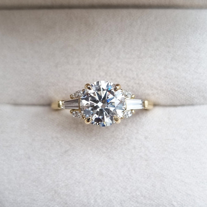 2-0-ct-round-cut-cluster-e-vvs2-lab-grown-diamond-engagement-ring