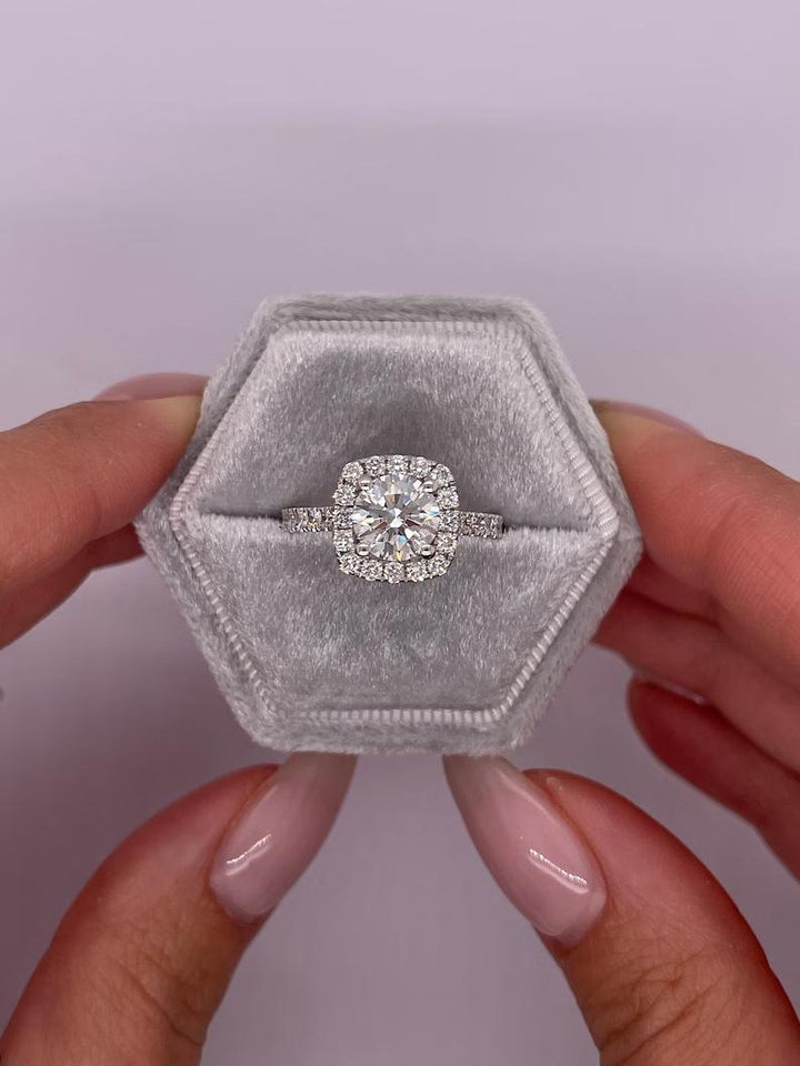 Round sustainable engagement ring, Round conflict-free engagement ring, Round lab-grown engagement ring, Round natural engagement ring, Round certified engagement ring, Round affordable luxury engagement ring, 