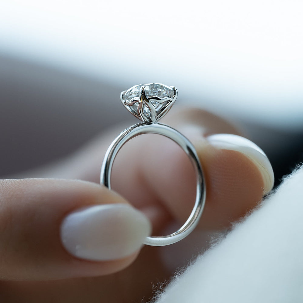 round-f-vs1-cvd-diamond-solitaire-engagement-ring