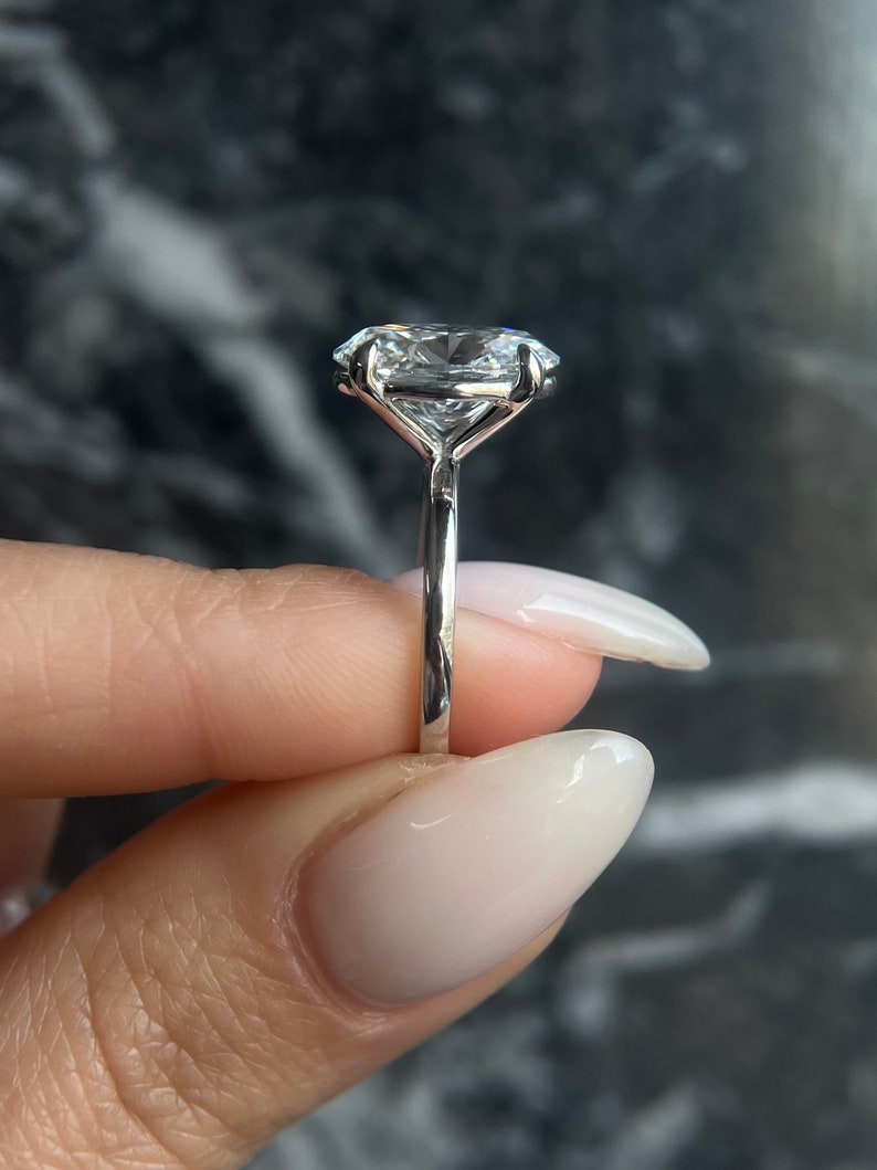 Oval fashionable engagement ring, Oval ethical engagement ring, Oval sustainable engagement ring, Oval conflict-free engagement ring, Oval certified engagement ring, Oval affordable luxury engagement ring, Oval budget engagement ring, Oval expensive engagement ring, Oval high-quality engagement ring, 