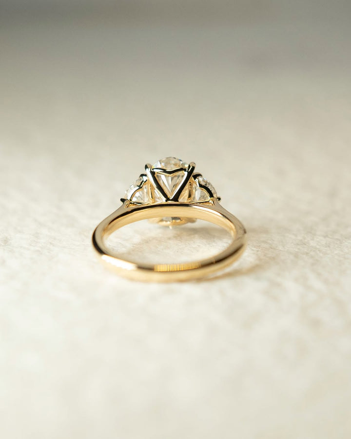 1.0-2.0 CT Oval Cut Lab Grown Diamond Three Stone Engagement Ring