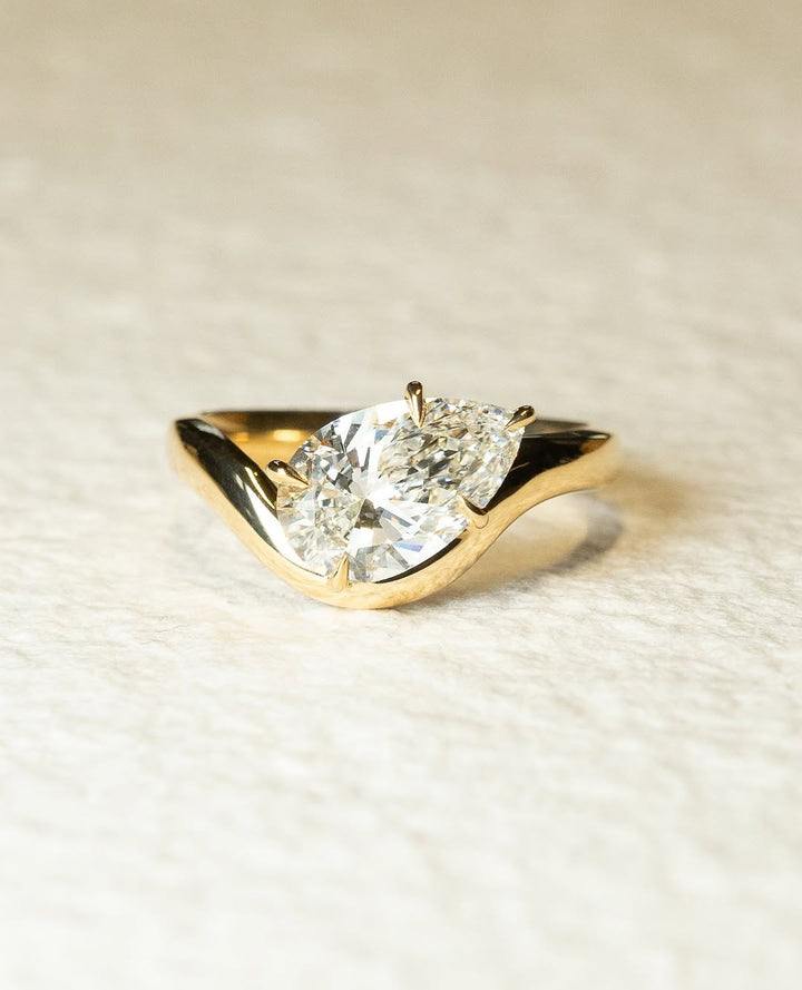 1.0-3.0 CT Pear Cut Lab Grown Diamond Unique  Engagement Ring