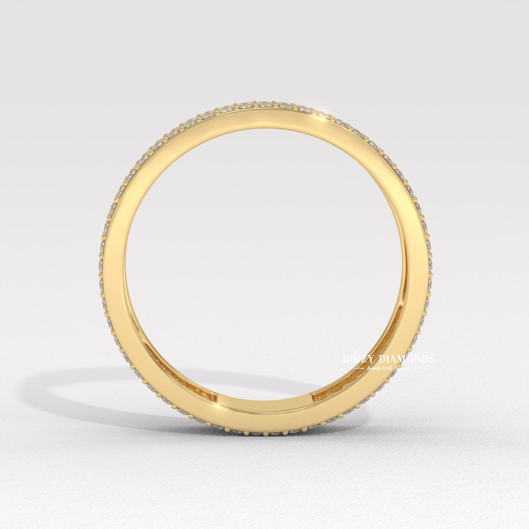 Lab grown diamond band
Moissanite pave ring
4.5mm gold band
