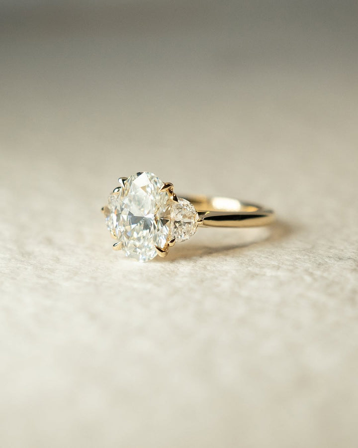 1.0-2.0 CT Oval Cut Lab Grown Diamond Three Stone Engagement Ring