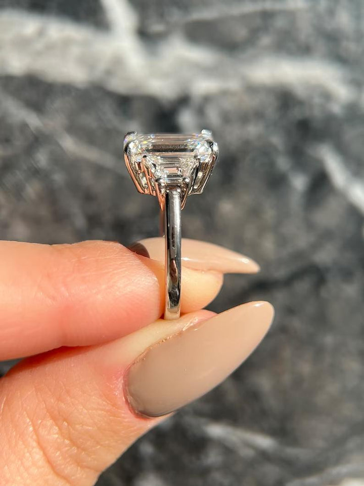 Three-stone ring in 14K gold, Buy princess cut three-stone ring, Oval cut three-stone engagement ring, Exclusive three-stone diamond rings, GIA certified three-stone rings, 