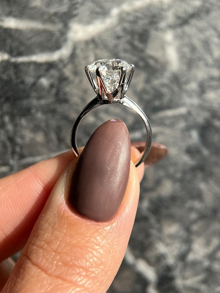 Round elegant engagement ring, Round whimsical engagement ring, Round glamorous engagement ring, Round sophisticated engagement ring, Round trendy engagement ring, Round fashionable engagement ring, Round ethical engagement ring, 