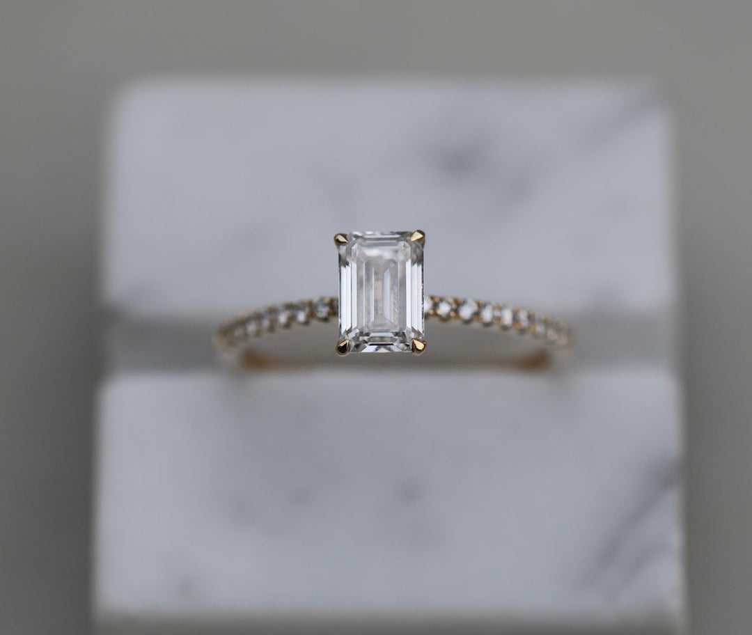0-90-ct-emerald-solitaire-cvd-f-vvs2-diamond-engagement-ring