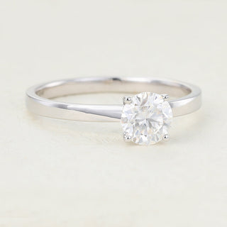 round-shaped-moissanite-solitaire-engagement-ring-3