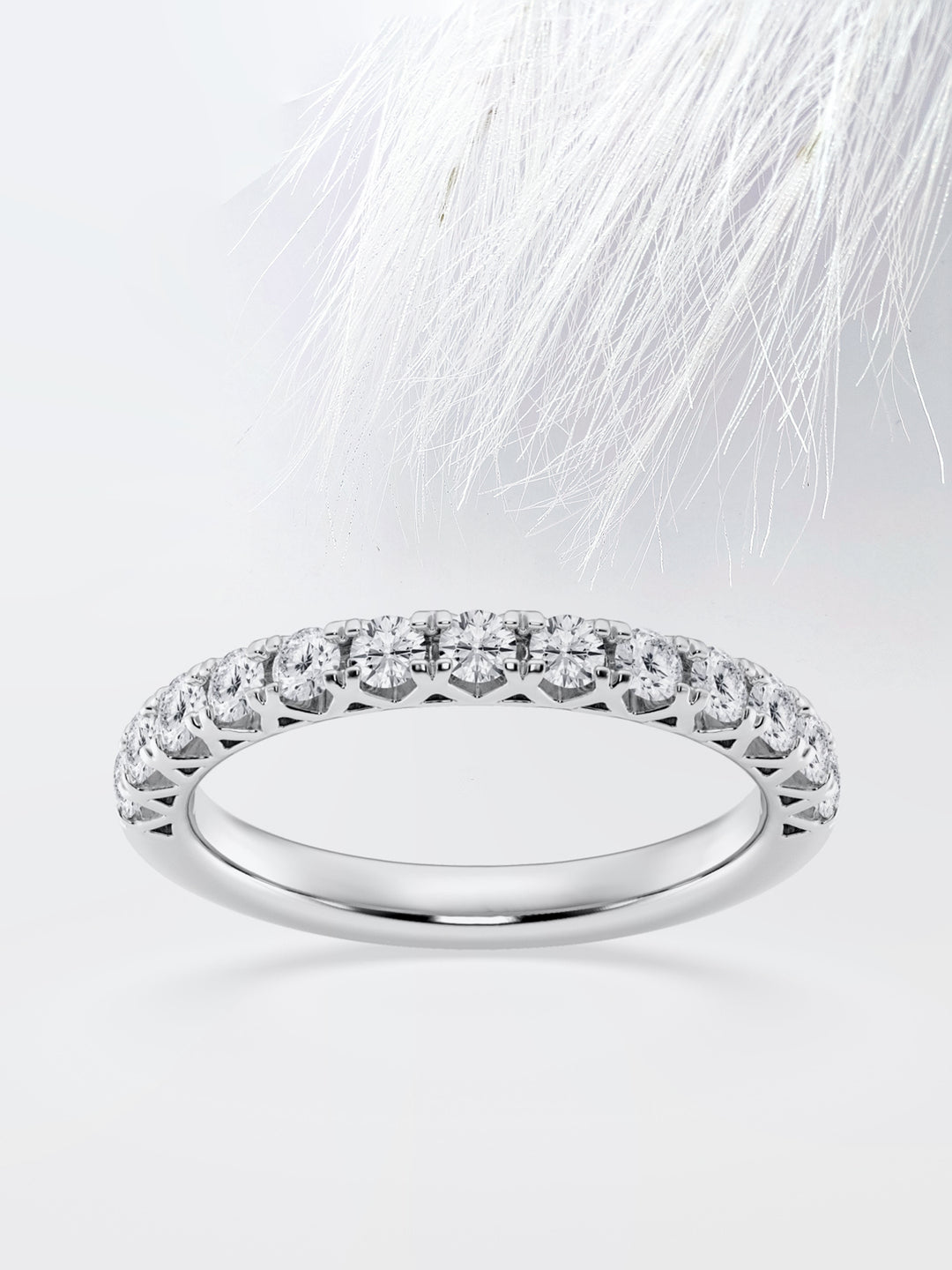 Round FG-VS2 Lab Grown Diamond Fancy Prongs Wedding Band