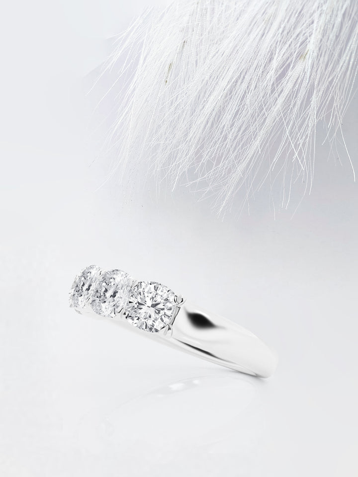 Cushion FG-VS2 Lab Grown Diamond Five Stone Wedding Band
