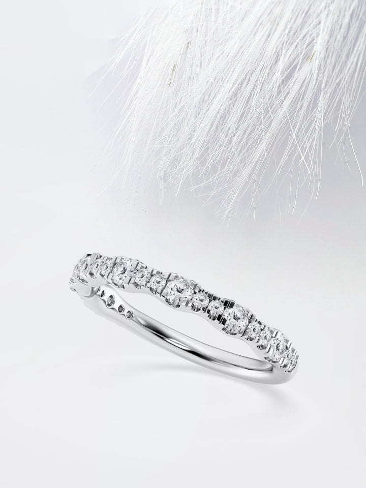 Round FG-VS2 Lab Grown Diamond Scalloped Wedding Band