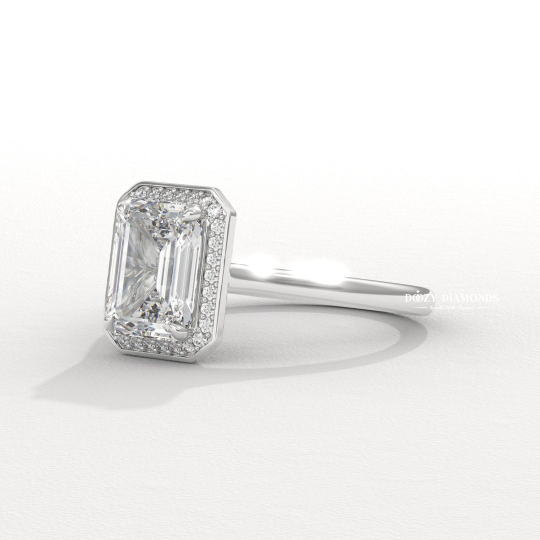White gold engagement ring
Rose gold engagement ring
Yellow gold engagement ring
Platinum engagement ring