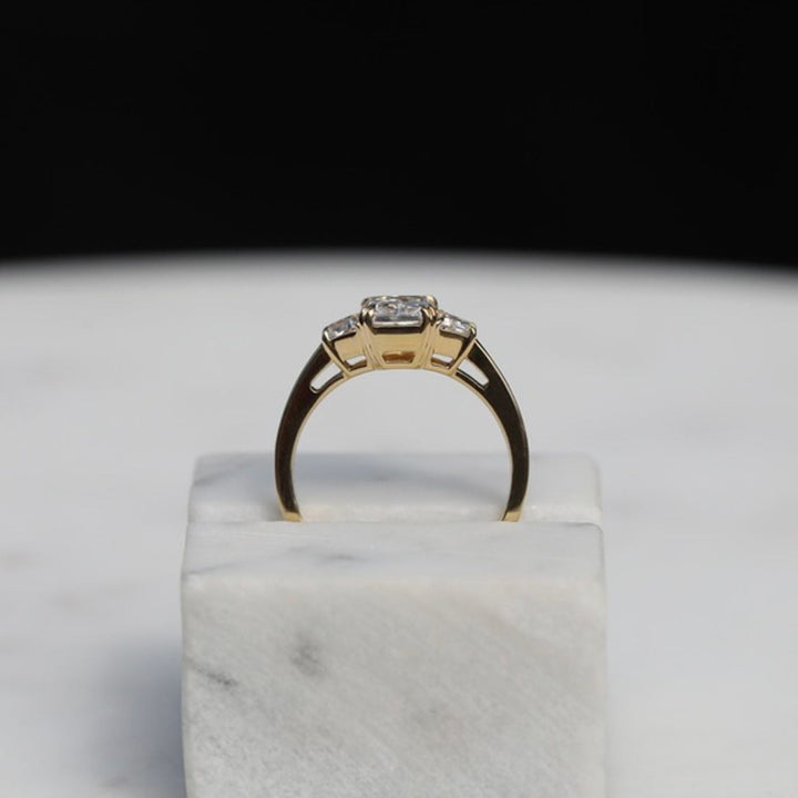radiant-3-stones-cvd-e-vs1-diamond-engagement-ring