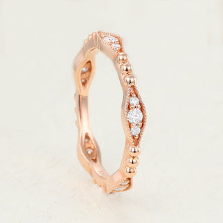 round-shaped-moissanite-vintage-style-wedding-band