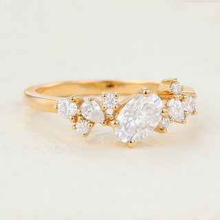 oval-shaped-moissanite-cluster-engagement-ring-4