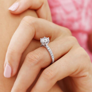 round-shaped-solitaire-moissanite-engagement-ring