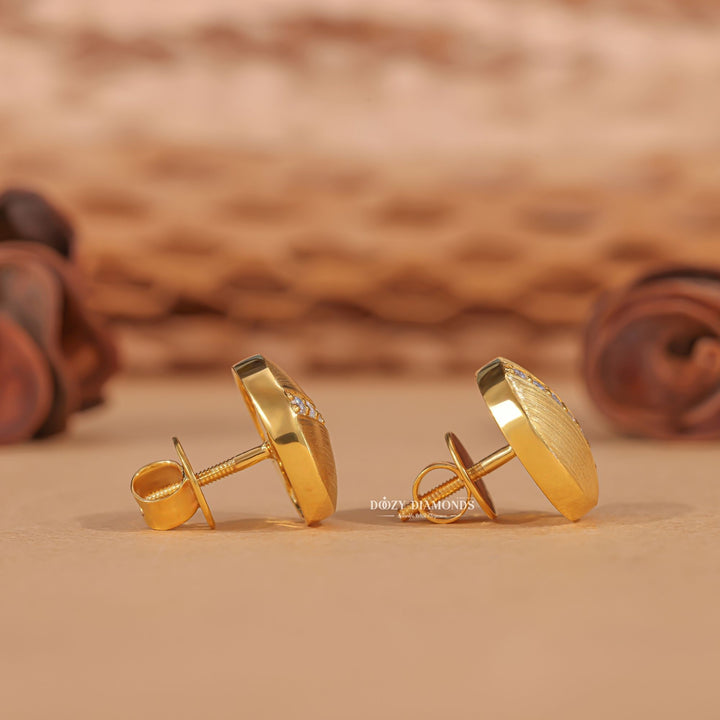 PlatinumEarrings
MilgrainDetailSustainableGems