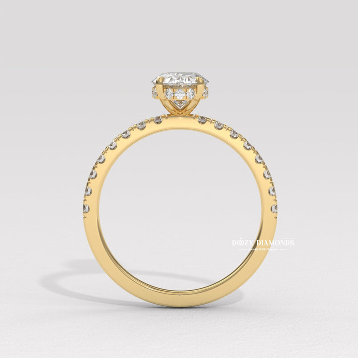Modern oval engagement ring
Classic oval ring with a twist
Pavé hidden halo oval ring
Under halo engagement ring