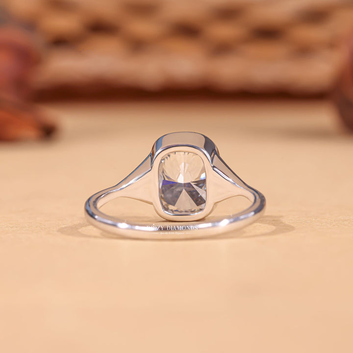  Cushion expensive engagement ring, Cushion high-quality engagement ring, Cushion cheap engagement ring, Cushion best engagement ring,