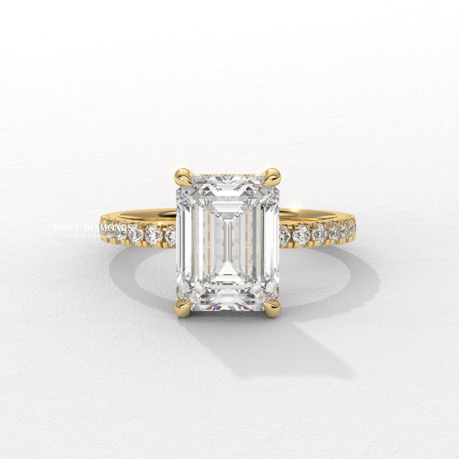 18k yellow gold oval ring
Platinum oval three side pavé
High clarity lab diamond
D-E-F color lab diamond ring