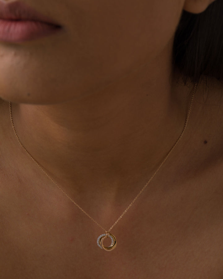 Round Cut Moissanite Interwined Tricolor Circle Diamond Necklace For Women